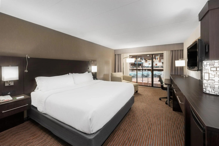 Holiday Inn St. Louis West Six Flags by IHG