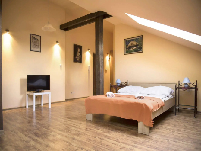 Flower Rooms & Apartments