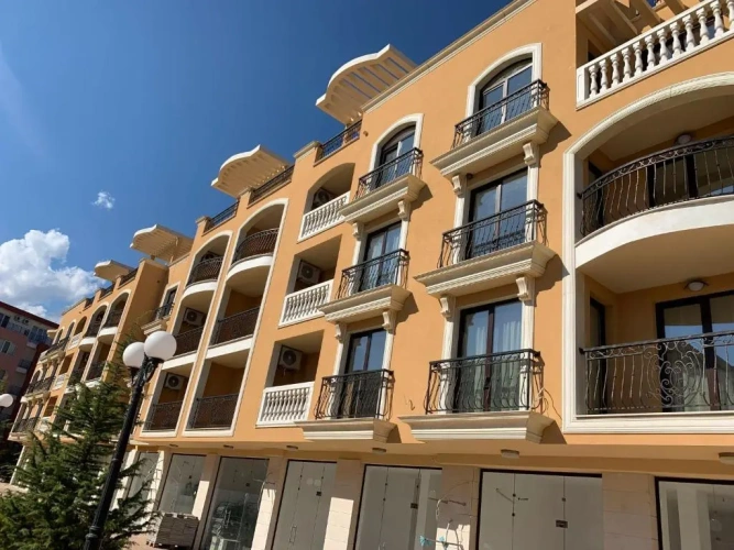 2 Bedrooms Apartment