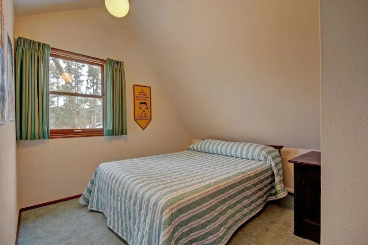 Elk View 4 Br home by RedAwning