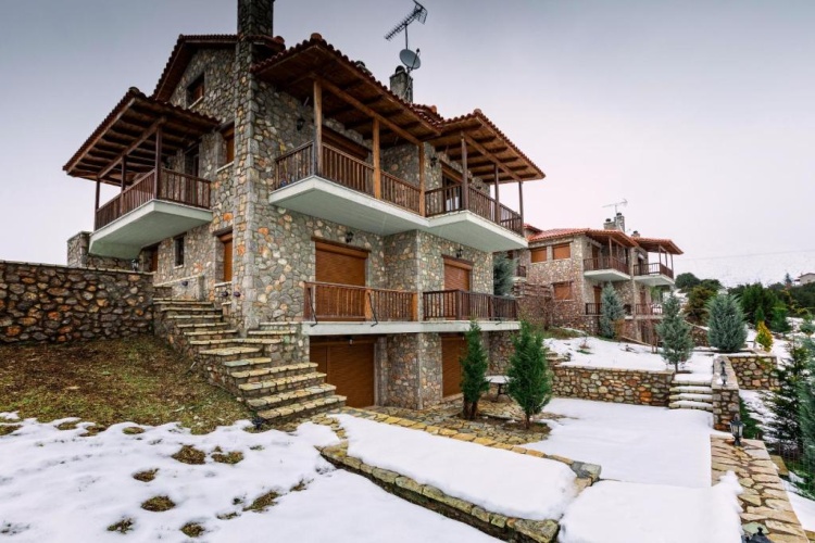 4 Bedrooms Villa with view