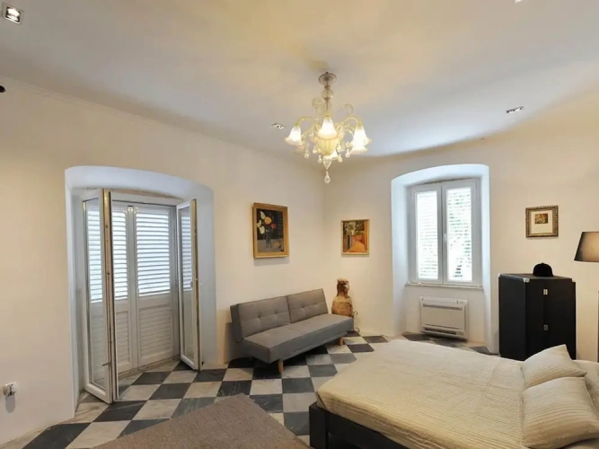 3 Bedrooms Apartment