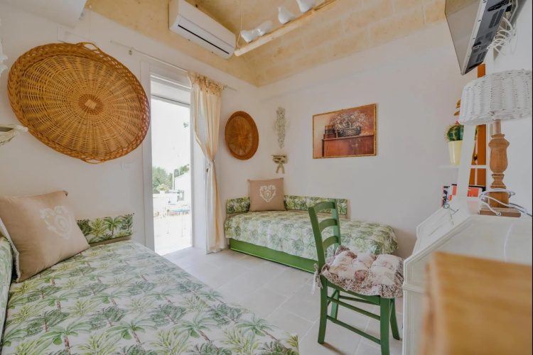 Trullo Albamarina with sea view Pool