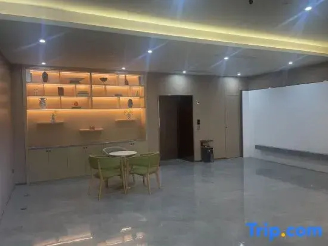 Ouyue Mingting Hotel