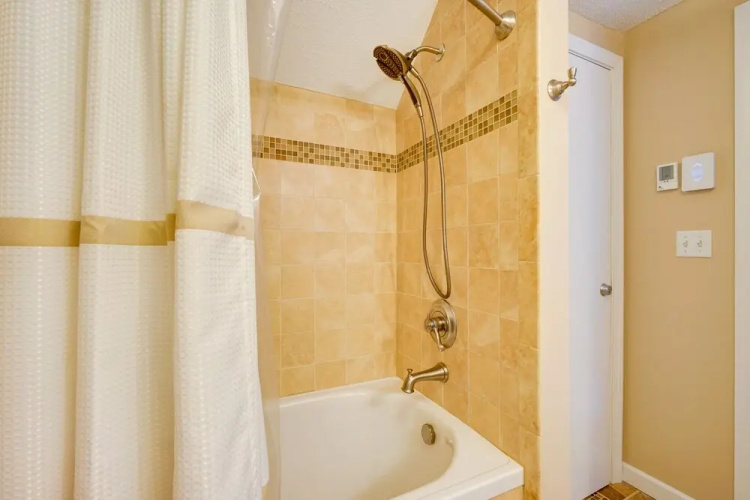 Sunny Stratton Townhome ~ 1 Mi to Skiing!