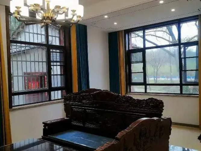 Xinyang Mountain B&B