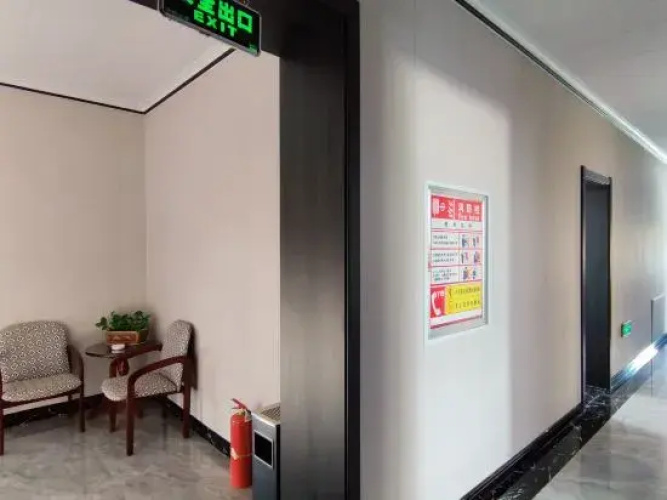 Ejinaqi Luxing Hostel