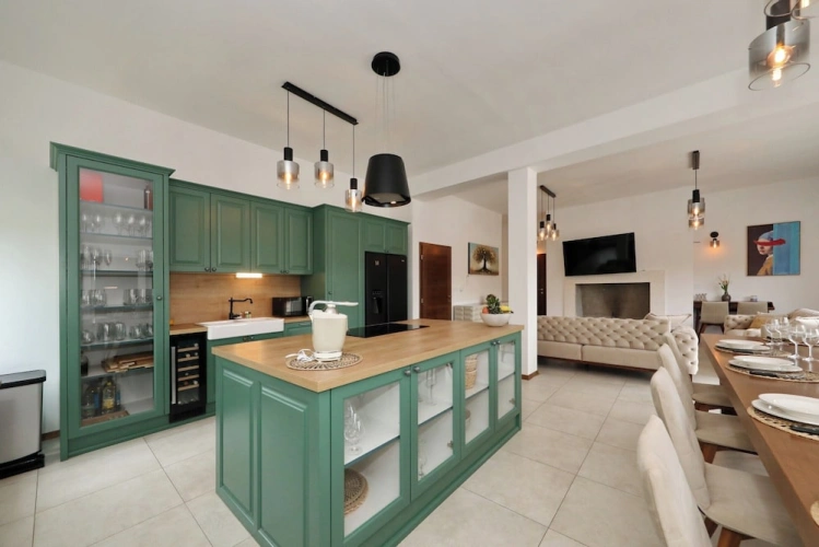 5 Bedrooms Family Villa with courtyard view