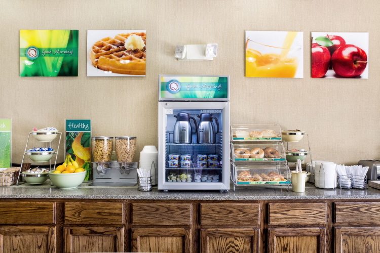 EverSpring Inn & Suites photo 10