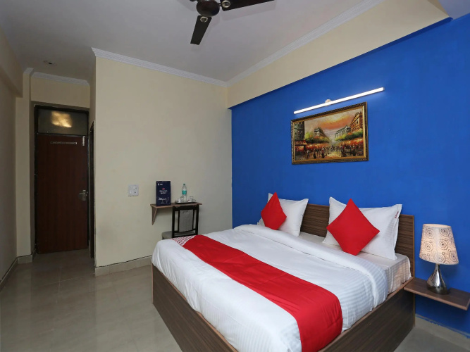 OYO 13278 Hotel Mohan Regency