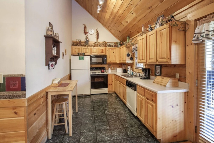 Youngs Hideaway by Eagles Ridge Resort