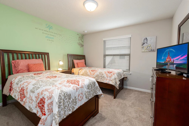 9050wws 6 Bedroom Home by Redawning