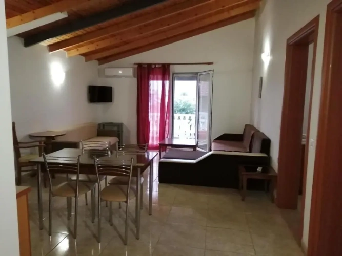 Standard Family room with garden view