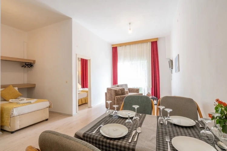 2 Bedrooms Family Apartment with garden view