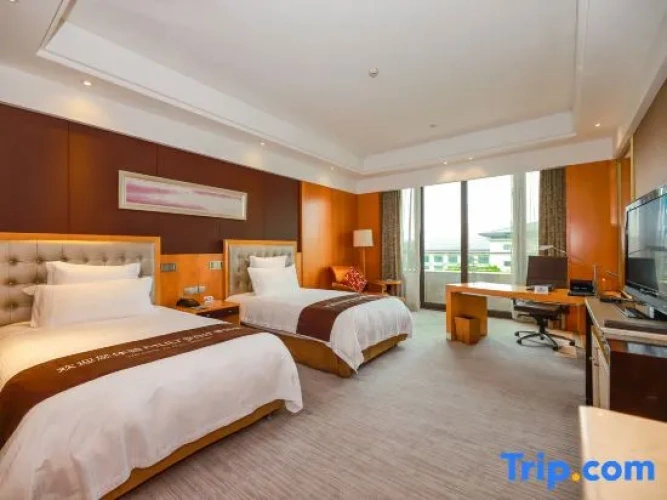 Deluxe room with lake view