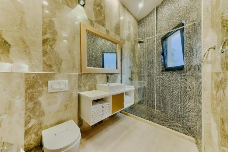 Standard Triple room with balcony
