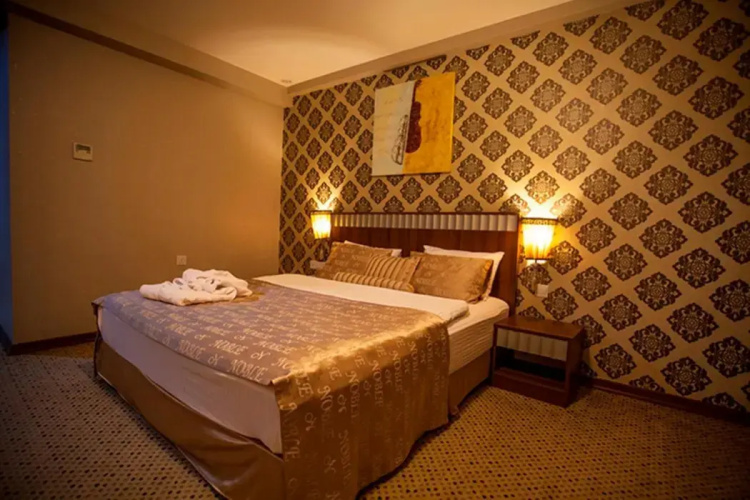 Noble Hotel