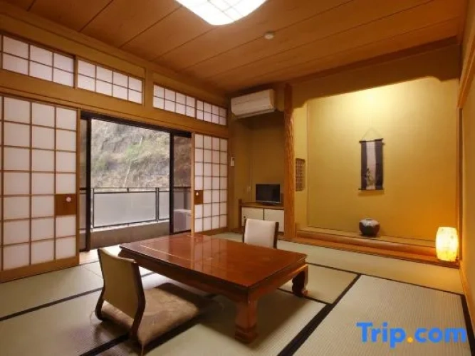 Standard room with mountain view