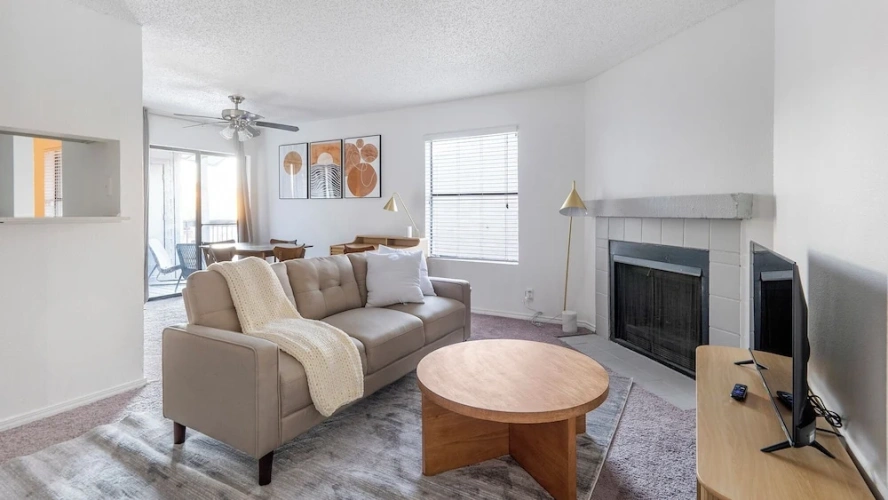 2 Bedrooms Apartment