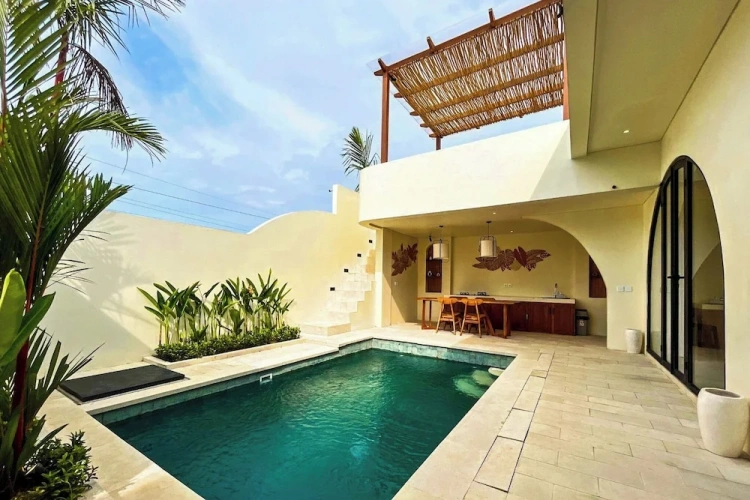 2 Bedrooms Villa