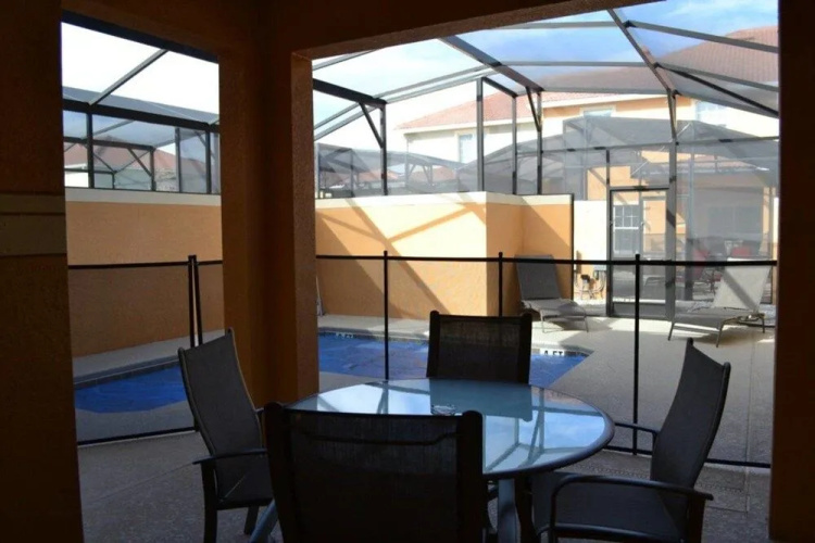 Spacious Villa Near Disney
