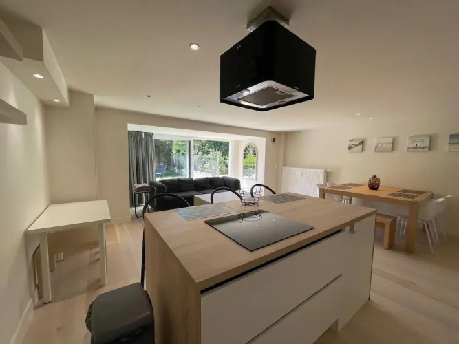 Modern Flat With Garden