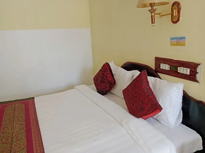 Deluxe Double room with city view