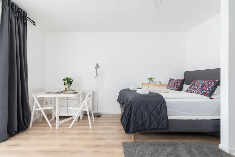 Elegant Studio in Krakow by Renters