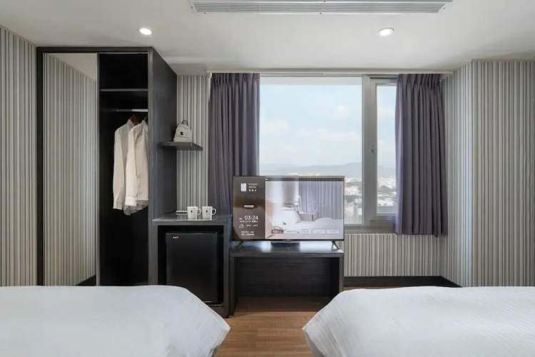 ElEnce Hotel