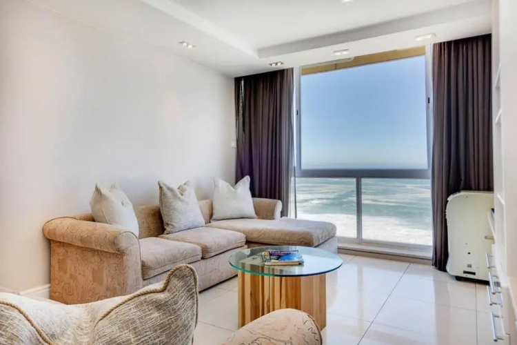 Clifton Apartment w Direct Beach Access Marella