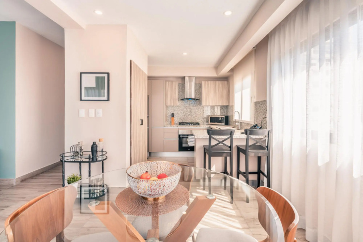 Regatta Living II with Breakfast Included! - 802