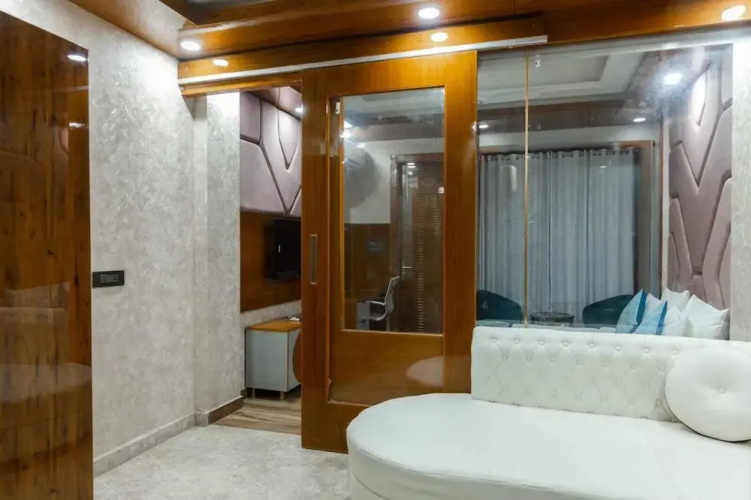 Platinum Service Apartment DLF Phase 3
