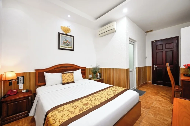 Standard (no window) Double room