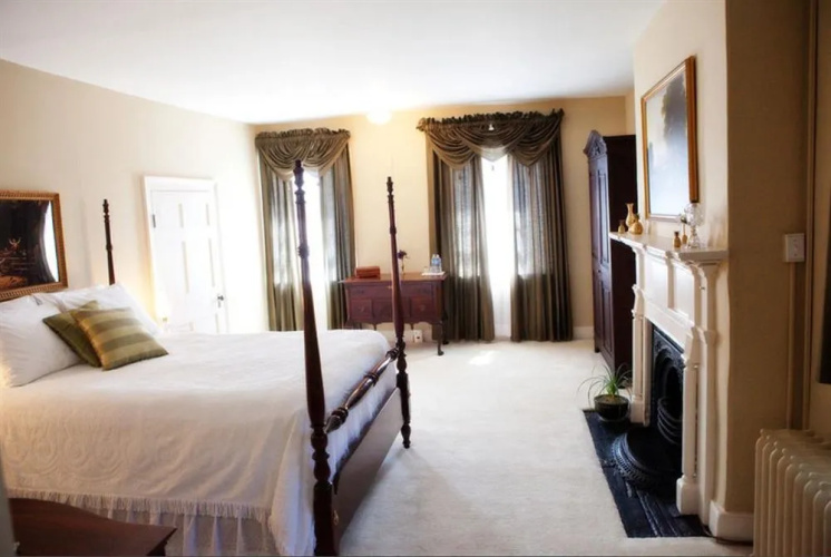 Holladay House B&B