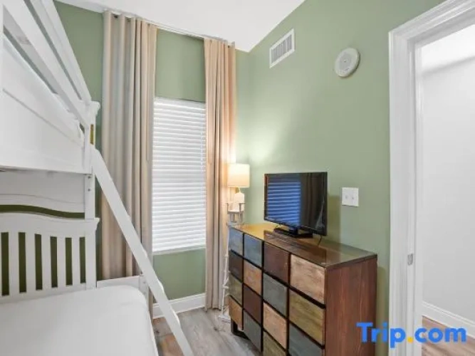 3 Bedrooms Apartment