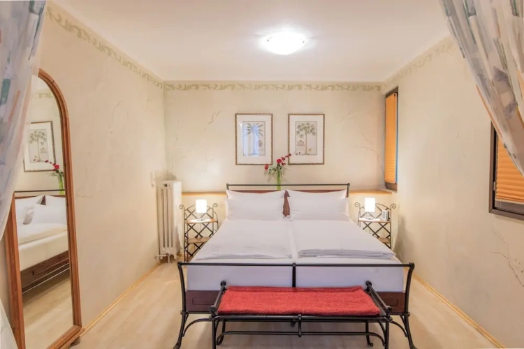 Standard Double room with city view
