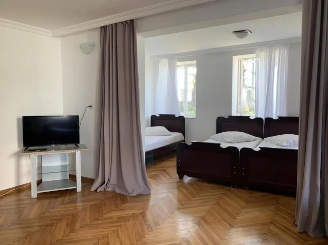 2 Bedrooms Cottage