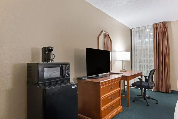 Lebossier Hotel
