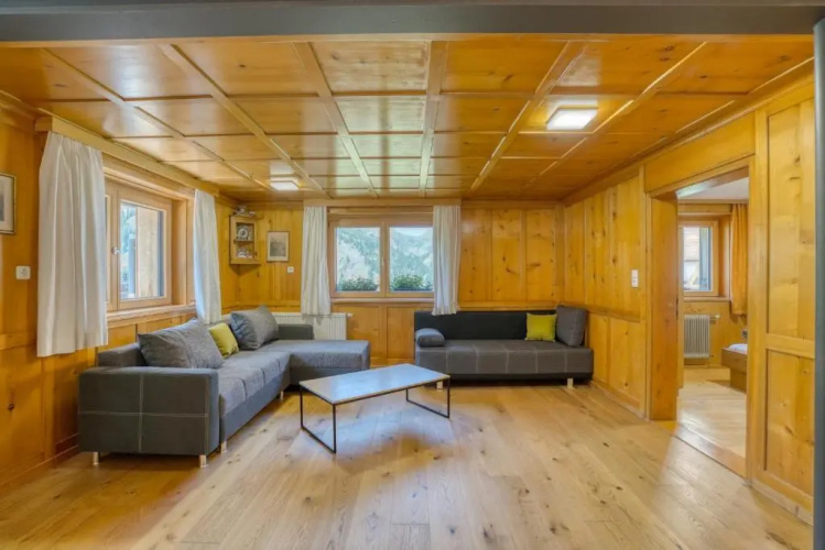 Hus24