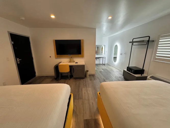 Hotel Rudra - Hollywood
