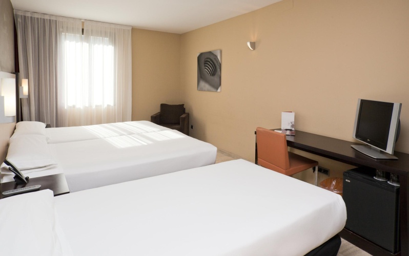 Hotel ILUNION Almirante photo 13