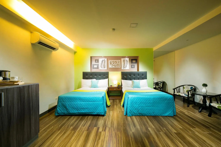 950 Condotel