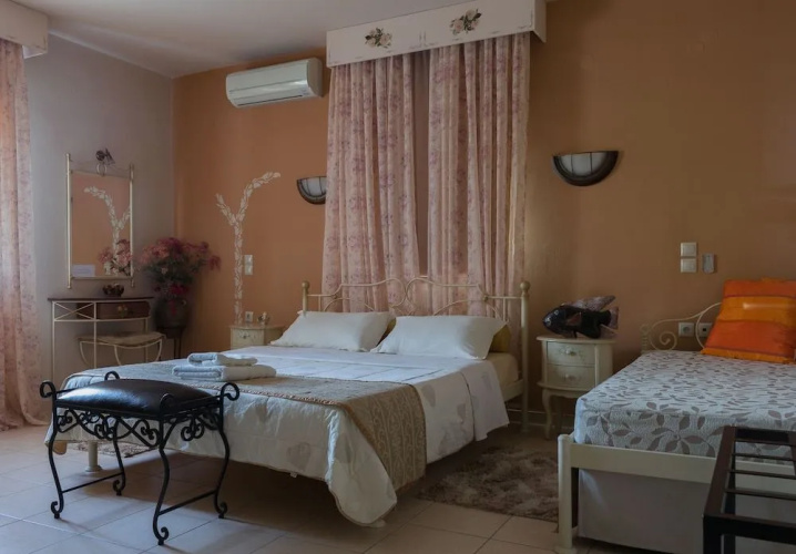 Akrolimnion Hotel