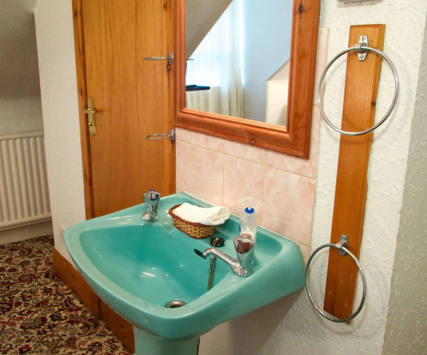 Crown Hotel Guesthouse