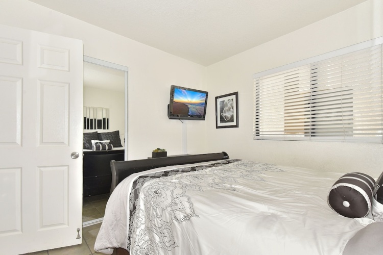 303 35th St 68219 by RedAwning