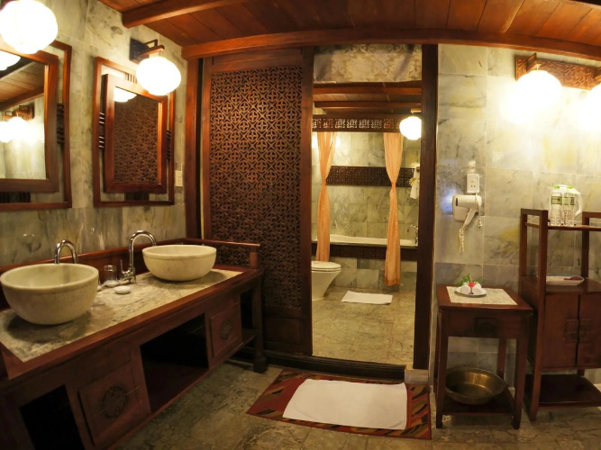 Vinh Hung Heritage Hotel