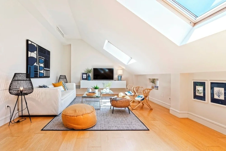 2 Bedrooms Apartment