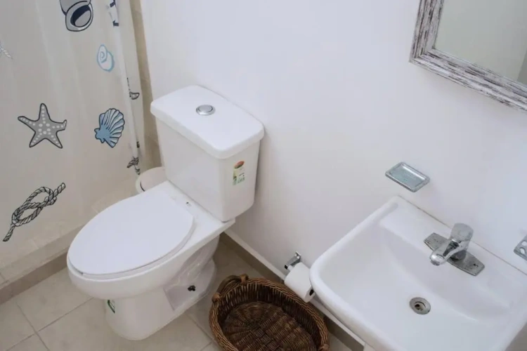 4 Bedrooms Cottage