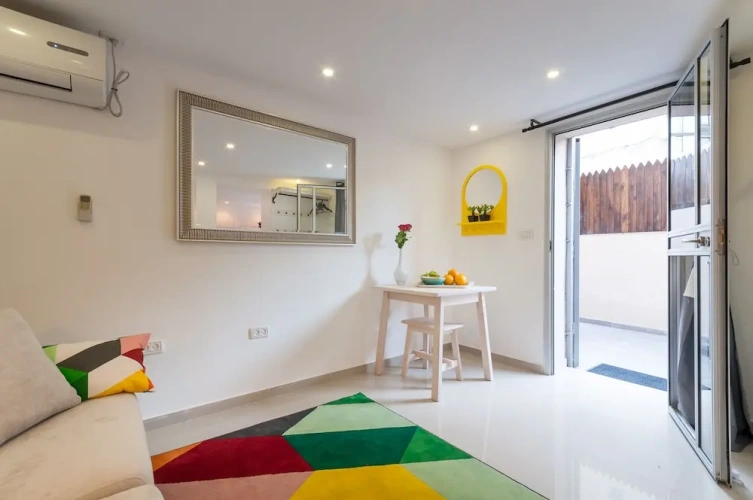 2 Bedrooms Apartment with city view