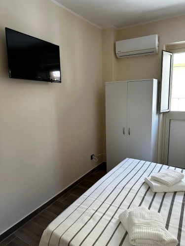 Economy room